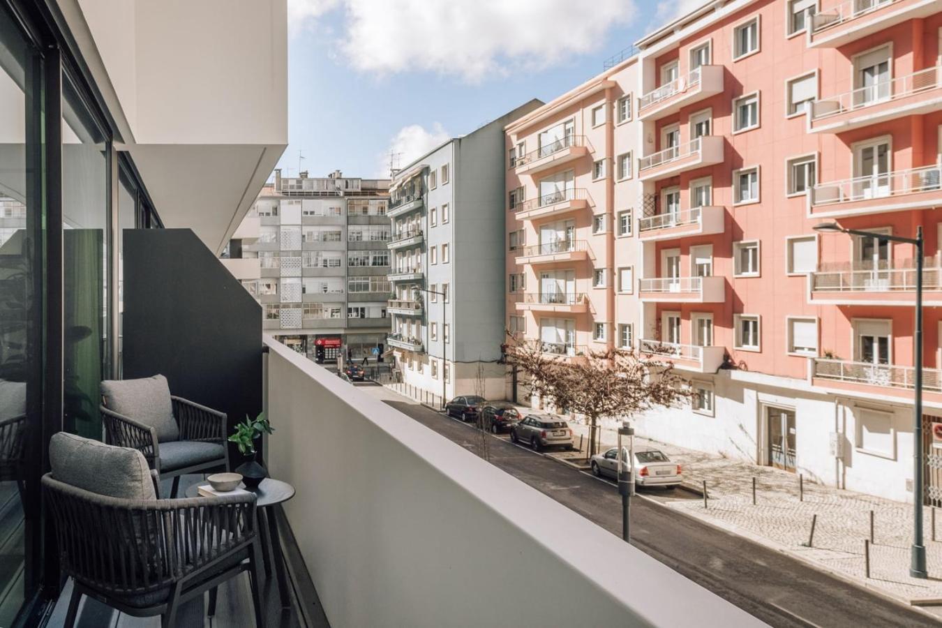 Avencas - 2 Bedrooms And Shared Pool In Amoreiras Apartment *